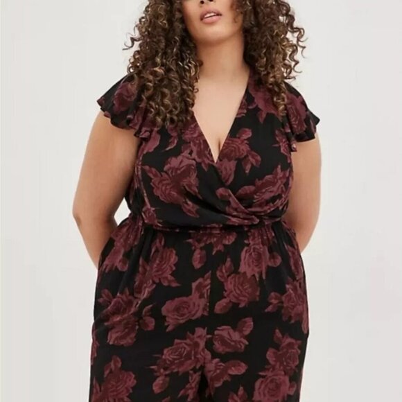 Torrid Plus Size 2 Black Red Floral Gauze Tie Back V Neck Shorts Romper 18-20 - Picture 2 of 11